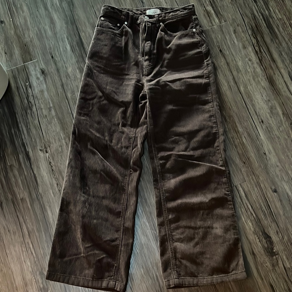 BDG high and wide corduroy brown pant size 28